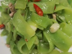 -头上红煨盐鸡·非遗院子餐厅