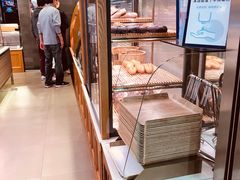 面包甜点陈列柜-巴黎贝甜(宜山路店)