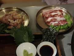 -围炉肉舍•炭烤活鳗•丹东海鲜烤肉(步行街店)