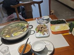 -乡土黄·鲜牛肉火锅·小龙虾(兴业街店)