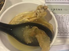 -鲜入围煮花胶鸡海鲜火锅