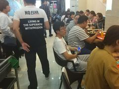等位区-螺小胖柳州螺蛳粉(钟楼总店)