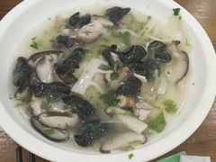 -侬佳蒸菜馆(听潮店)