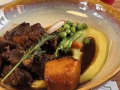 照烧谷饲牛肋配香草烤南瓜-幸薈飯堂