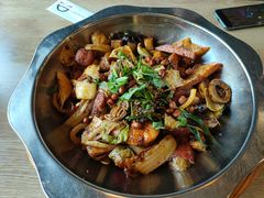 -愉肴麻辣香锅(中山路店)