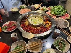 -洞亭火锅(防空洞总店)