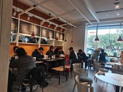 大堂-肯德基(成山路地铁站店)