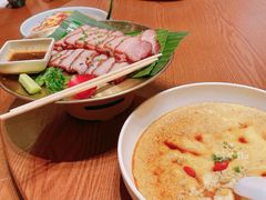 -老滇山寨•云南特色菜•地方菜•民族风情歌舞表演(金碧店)