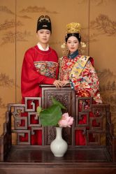 -雪中彩影婚纱摄影·微光艺术中心