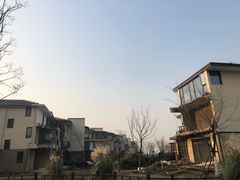 -田园东方蜜桃村的田野营地