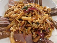 -三亚火车头万人海鲜广场