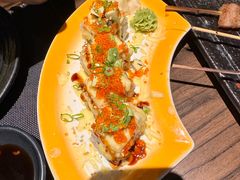牛油果三文鱼炬卷-品米斗·精致料理(浦东禹悦汇店)