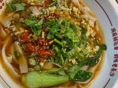 -呷佬·长沙手工米粉(金沙江路店)