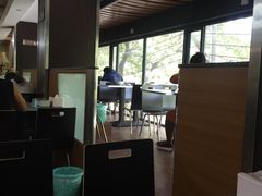 靠窗位-潮镇老尾牛杂(环城西路店)
