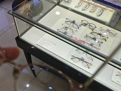 -光明眼镜·蔡司授权(徐泾店)