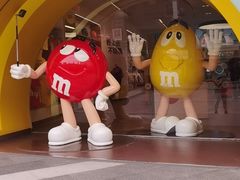 -m豆巧克力世界(上海世茂广场店)