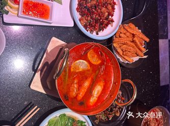 这家店的菜品真是琳琅满目，每一道都让人垂涎欲滴