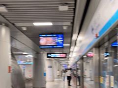 -新百广场(地铁站)