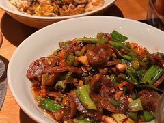 土大蒜炒香肠-吃饭皇帝大(长宁龙之梦店)