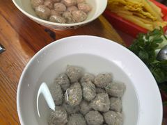 -章记正宗南岗鱼蛋火锅