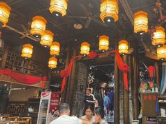 -帅巴人舅母子腊蹄民俗村