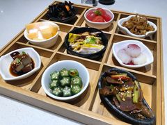 九宫格玲珑前菜-新仙清汤牛腩(铜锣湾店)
