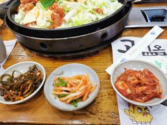 小菜拼盘-高基五春川炒鸡排 韩国料理(威海总店)