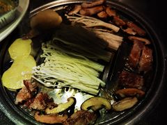 超厚五花肉-韩聚屋韩国烤肉餐厅(新北万达店)