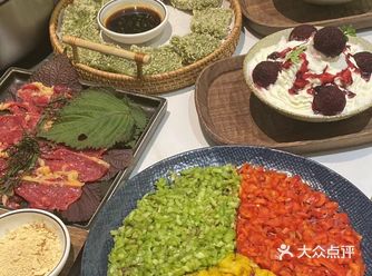 独家秘制鲜牛肉火锅!火辣口感,让你垂涎欲滴!
