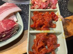 -釜御山海鲜烤肉火锅自助(新城市中心店)
