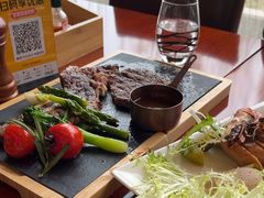 -东西风牛排馆周末烧烤自助(首都机场希尔顿店)