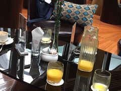 -上海滴水湖皇冠假日酒店