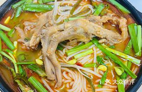 Braised Duck Feet Noodles