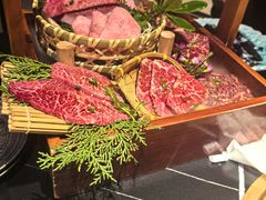 -山川小町·极番烧肉(新地假日广场店)