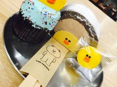 -LINE FRIENDS Garosu-gil Flagship Store