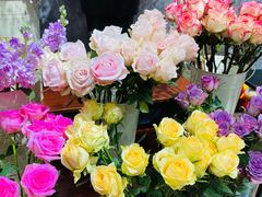 -何兮花店·气球派对鲜花店(马桥银春路万科城店)