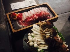 -湊湊火锅·茶憩(新中关购物中心店)