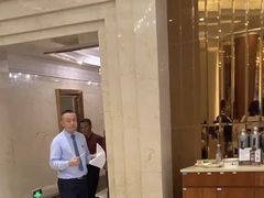 -金时代顺风大酒店（东方商厦杨浦店）-南侧停车场