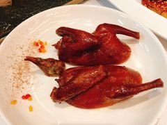 招牌玻璃皮乳鸽-北京厨房(SKP店)