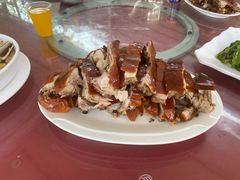 -黄记四更烤乳猪店