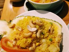 菠萝海鲜炒饭-mango tree芒果树泰国餐厅(青岛万象城店)