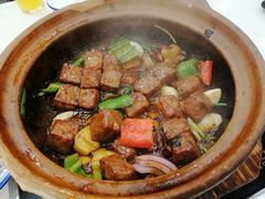 好味酱啫雪花牛肉粒-大嫂镬仔·焖鸡煲·啫啫煲(逢源路店)