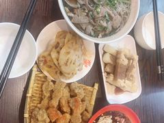 -爆炸头阿姨小四川正宗川味小吃(无任何分店)