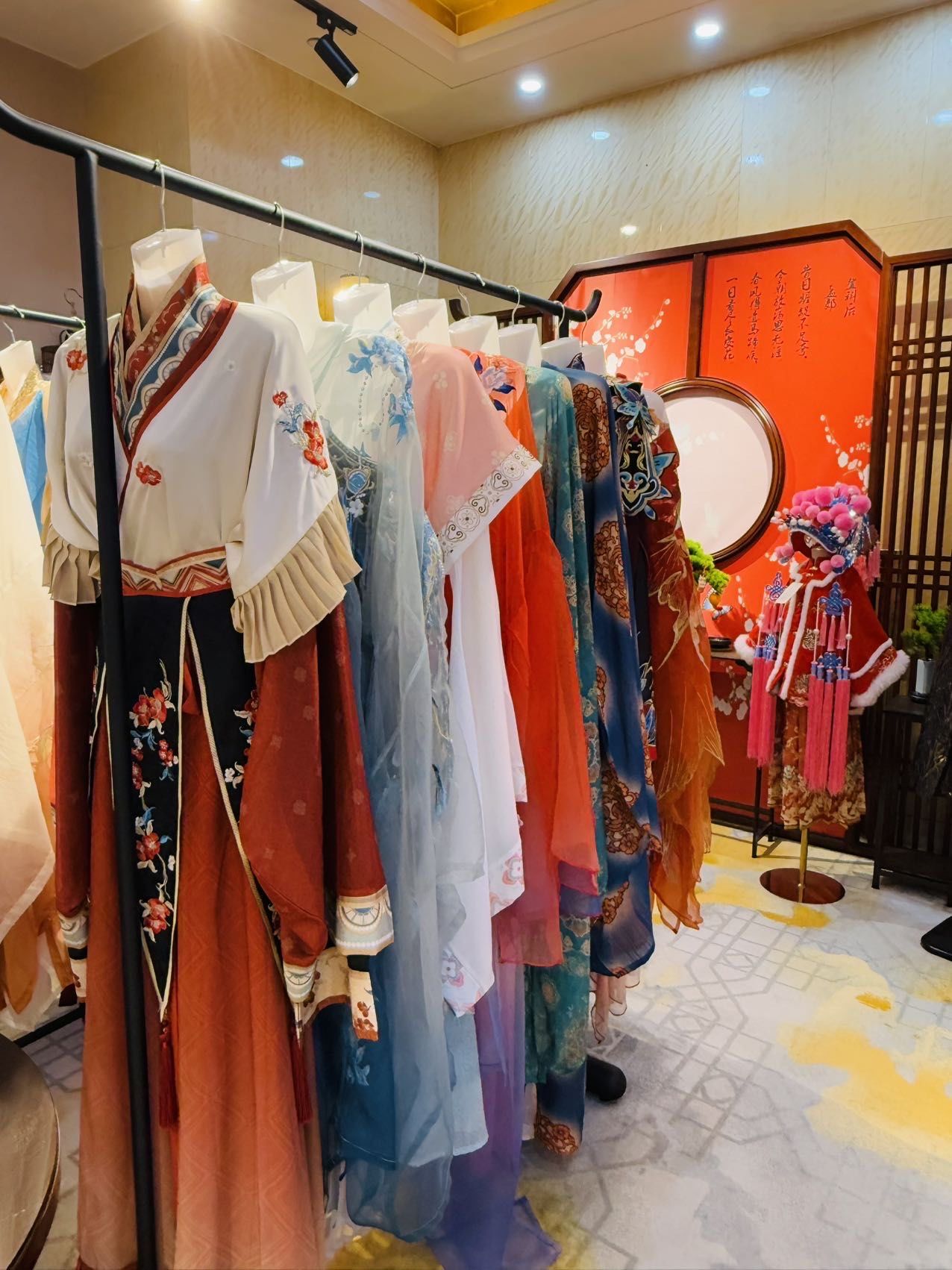 在西安,开在五星级酒店里de汉服馆!