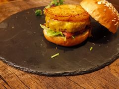 -HIGH FIVE哈福手工汉堡(桂林路店)