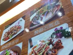 -覃记海鲜美食餐厅