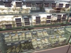 -白玉兰食品甜凤店(合生汇店)