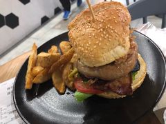 德国盘肠汉堡-HELLO 27 意面·沙拉·帕尼尼