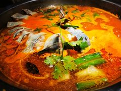 -野山舂·贵州现舂酸汤火锅(鸿通城店)