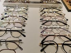 -宏宇眼镜蔡司依视路折扣店(兆佳眼镜城店)
